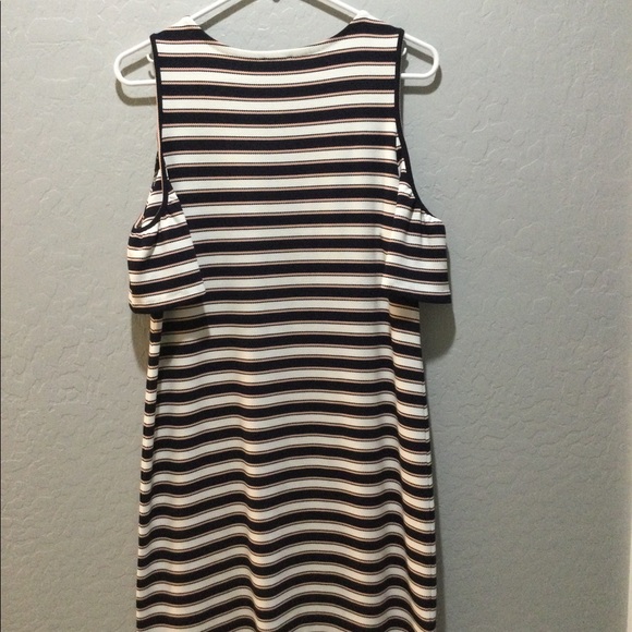 Cold Shoulder Dress - Picture 3 of 5